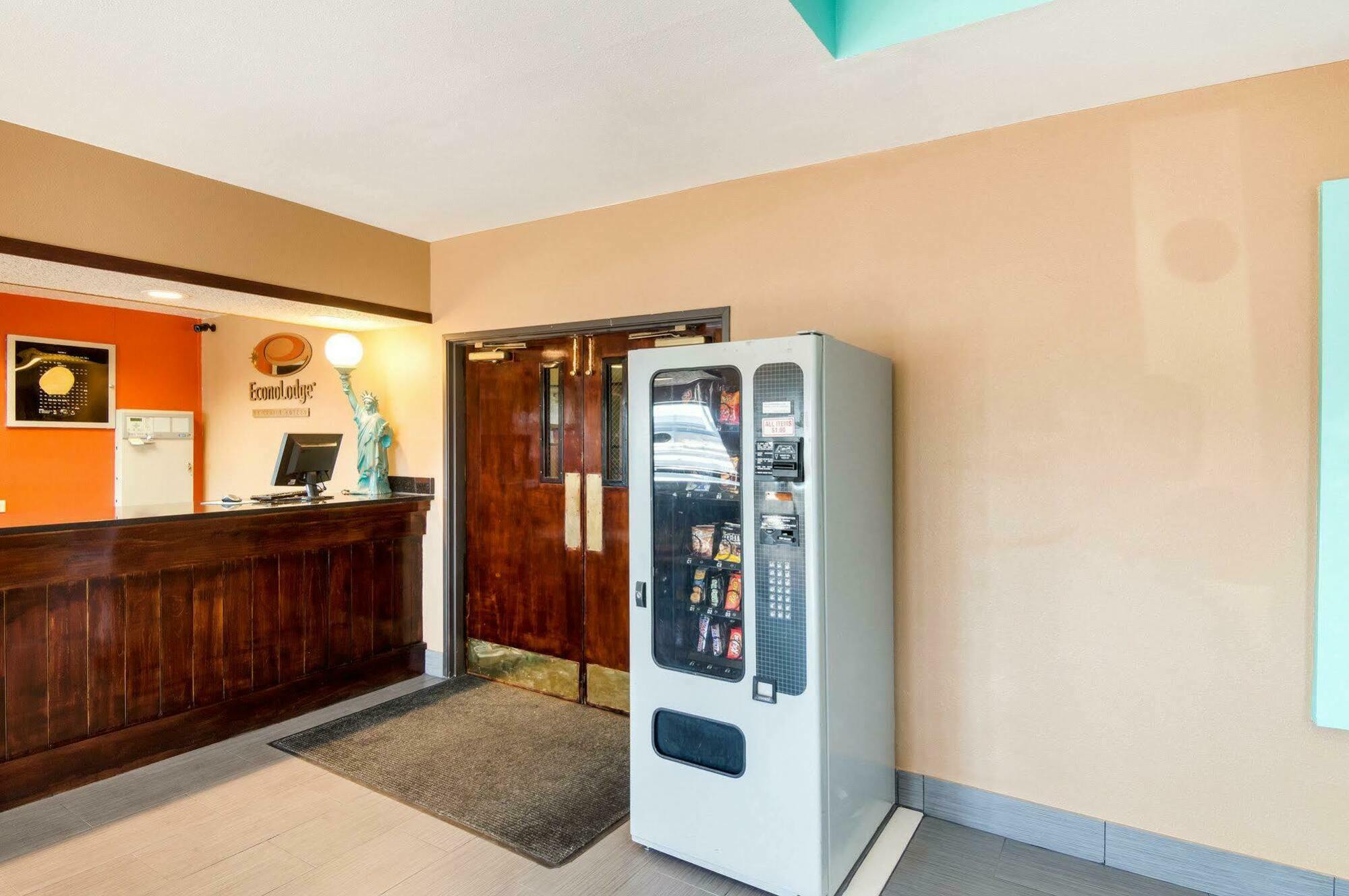 Motel Econo Downtown 2*