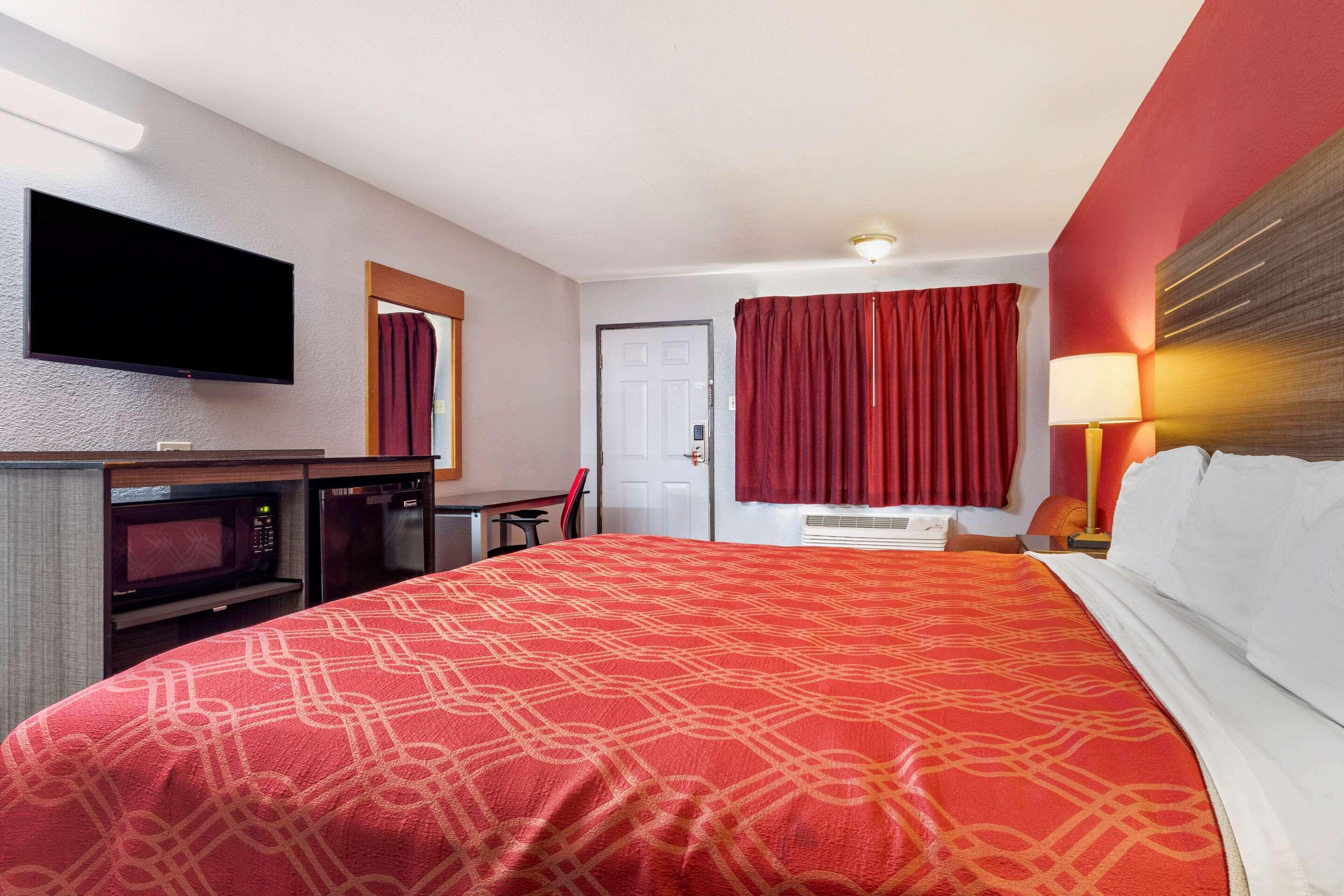 Motel Econo Downtown 2*