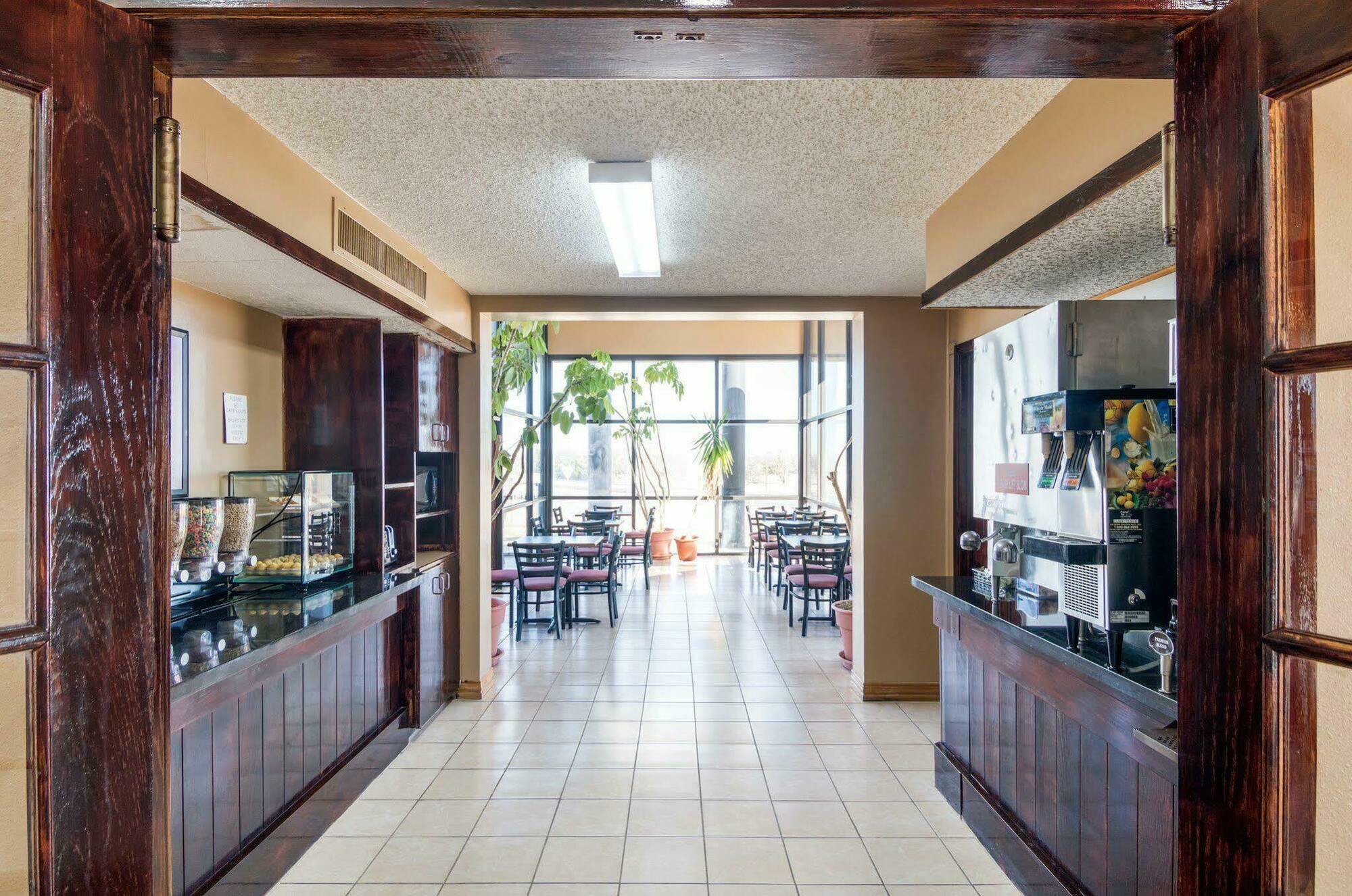 Econo Downtown Motel 2*